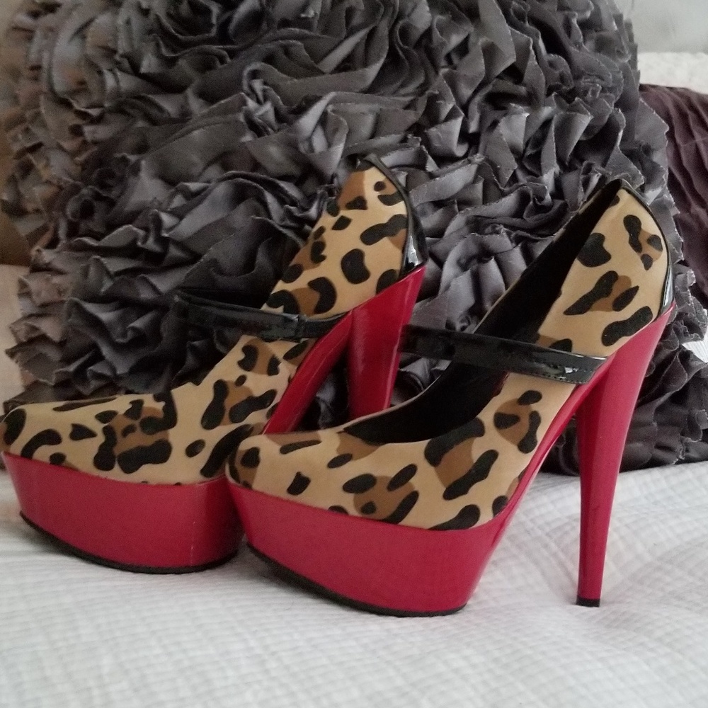 Shoes - Picture 4 of 4